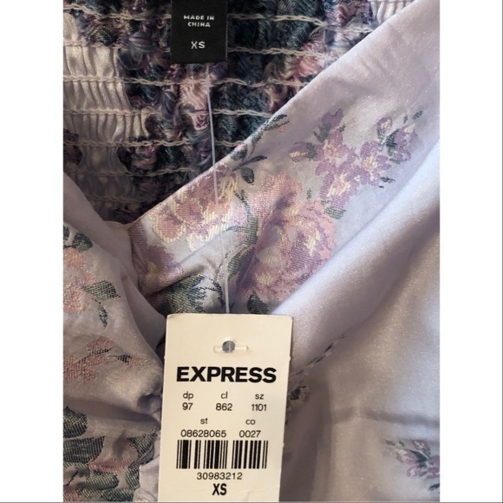 Express floral puff sleeve crop top NWT - Picture 9 of 9